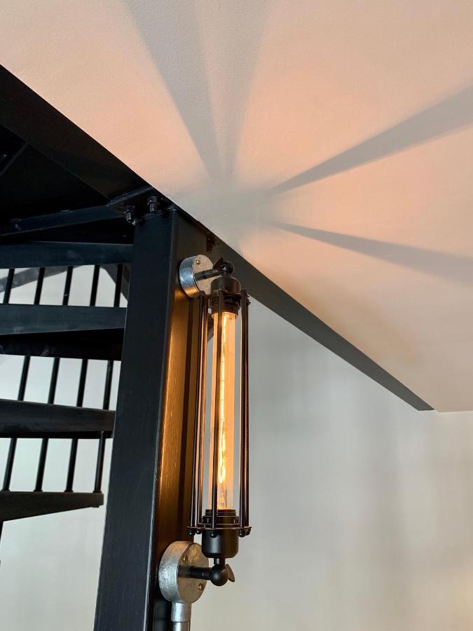 Loft 11 Stunning Luxury Nyc Loft Style Interior Designed 2Bd Apartment Excellent City Centre Location Mezzanine Cinema Room Designer Furniture Amazing Space Douglas Exterior foto